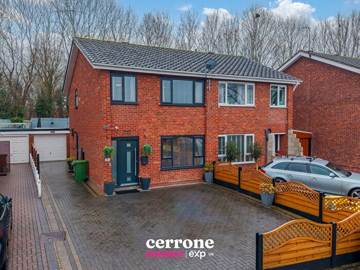 3 Bedroom Semi Detached House For Sale In Middleton Close, Redditch, B98