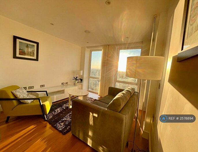 2 Bedroom Flat To Rent In Grove Place, London, SE9