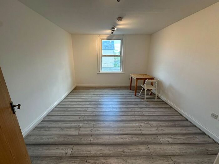 Studio To Rent In Ivy Road, London, NW2