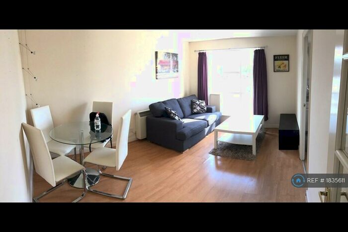 1 Bedroom Flat To Rent In Windsock Close, London, SE16