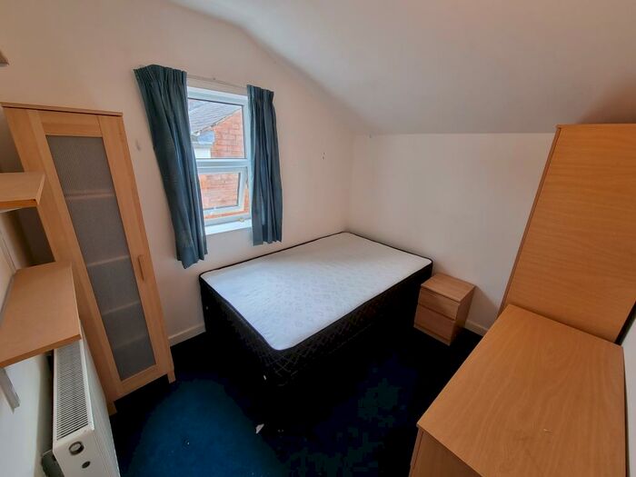 5 Bedroom Semi-Detached House To Rent In A Oxford Street, Leamington Spa, CV32