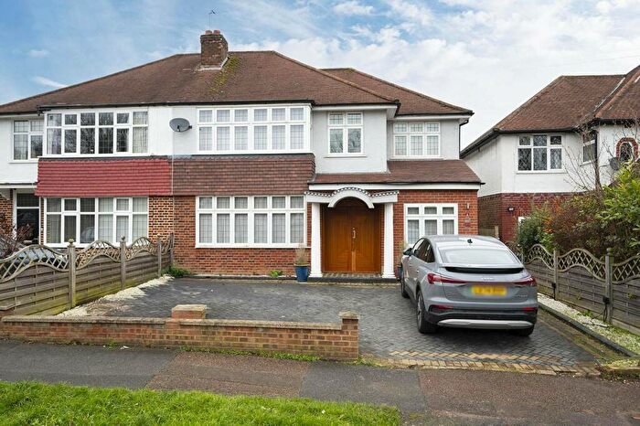 4 Bedroom Semi-Detached House To Rent In Church Road, Worcester Park, KT4