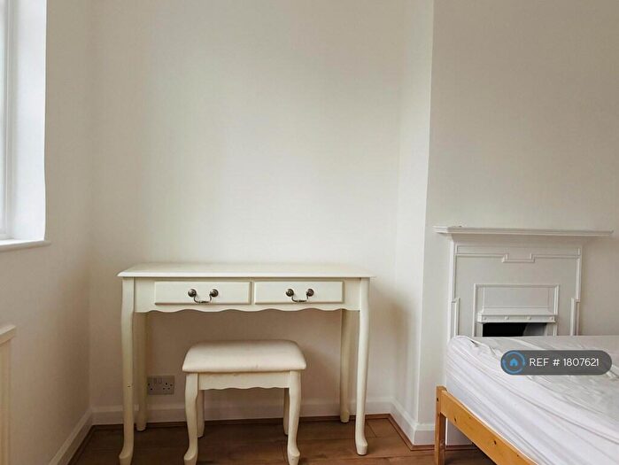 2 Bedroom Maisonette To Rent In Natal Road, Cambridge, CB1