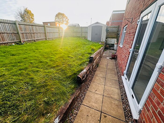 2 Bedroom Flat To Rent In Dale Valley Road, Poole, BH15