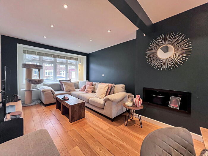 3 Bedroom Terraced House For Sale In Benets Road, Hornchurch, RM11