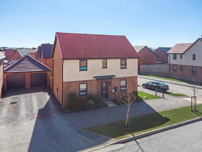 4 Bedroom Detached House For Sale In Mendel Row, Leighton Buzzard, LU7