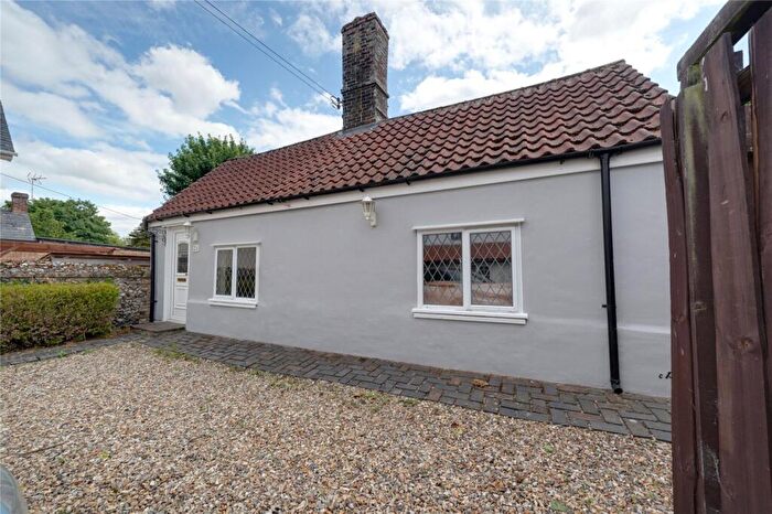 2 Bedroom Bungalow For Sale In The Street, Freckenham, Bury St Edmunds, IP28