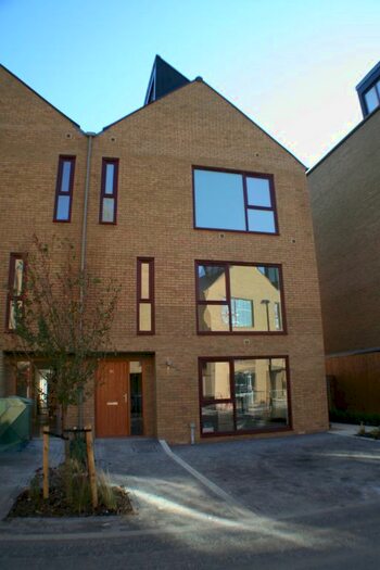 4 Bedroom Semi-Detached House To Rent In Kings Island, Uxbridge, UB9