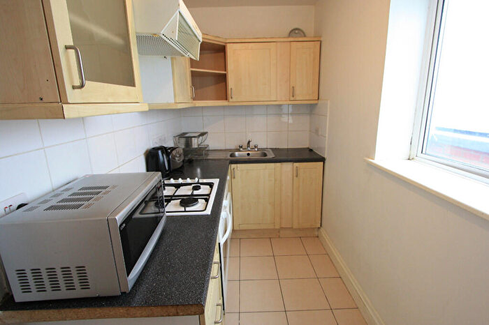 3 Bedroom Flat To Rent In Lewisham Way, London, SE14