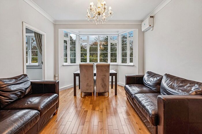 2 Bedroom Flat To Rent In Spencer Park Court, Spencer Park, SW18