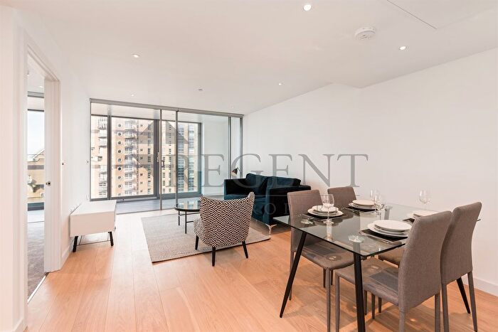 1 Bedroom Flat To Rent In Landmark Pinnacle, Marsh Wall, E14