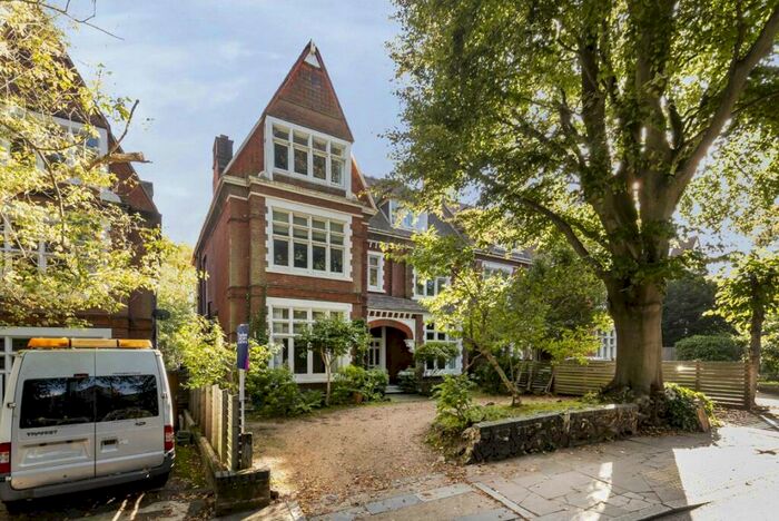 3 Bedroom Flat To Rent In Hornsey Lane, Highgate, N6