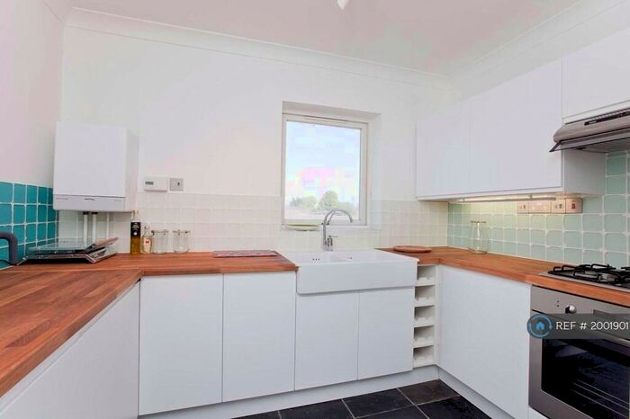 2 Bedroom Flat To Rent In Church Road, London, N1