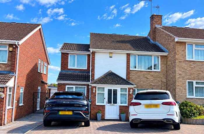 3 Bedroom Semi-Detached House For Sale In Ranton Way, Leicester, LE3