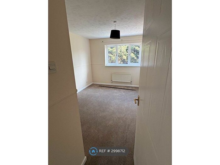 2 Bedroom Semi Detached House To Rent In Brindlefields Way, West Midlands, DY4