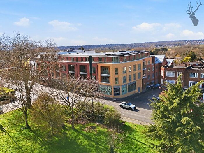 2 Bedroom Flat For Sale In Novella, Chigwell, IG7