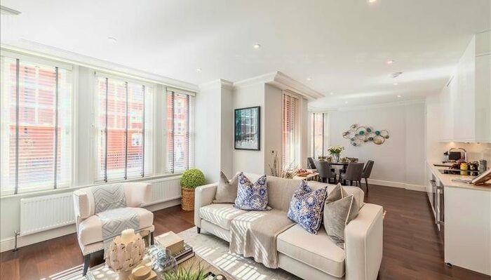 1 Bedroom Flat To Rent In Hamlet Gardens, Ravenscourt Park, London W6