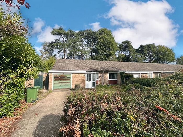 2 Bedroom Bungalow For Sale In Freshwood Drive, Yateley, GU46