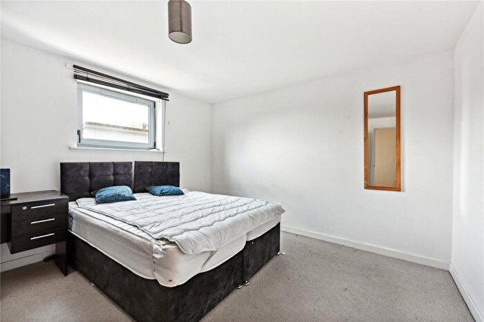 2 Bedroom Apartment To Rent In Glasshouse Fields, London, E1W