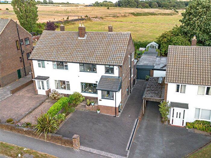 3 Bedroom Semi-Detached House For Sale In Scotchman Lane, Morley, Leeds, LS27