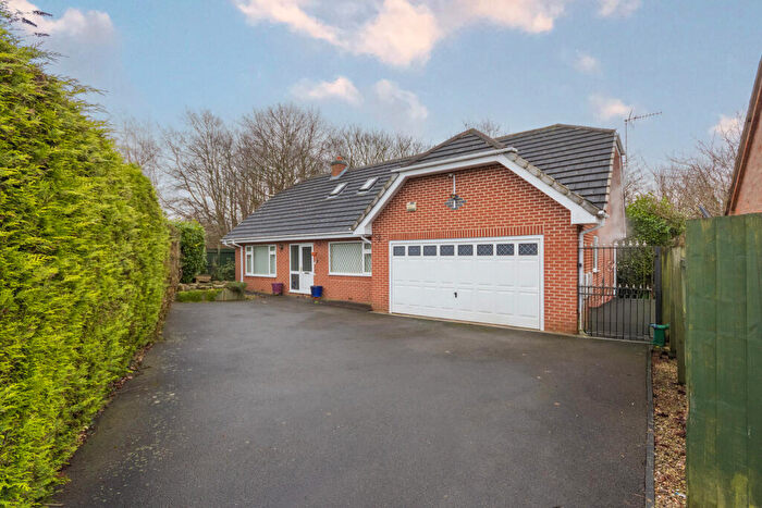 3 Bedroom Chalet For Sale In The Crest, Darley Abbey, Derby, DE22