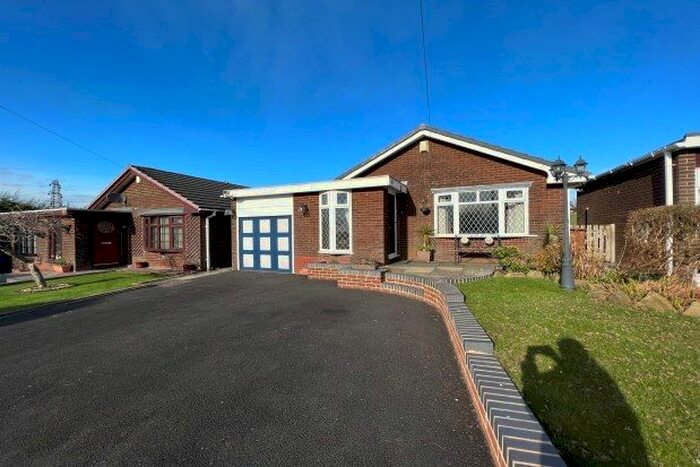 2 Bedroom Bungalow To Rent In Broadhill Road, Stalybridge, SK15