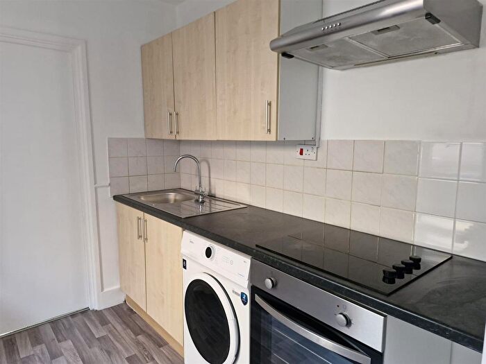 1 Bedroom Flat To Rent In Gathorne Road, London, N22
