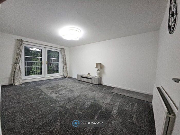 3 Bedroom Flat To Rent In Jenny Lind Court, Glasgow, G46