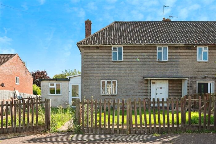 3 Bedroom Semi Detached House For Sale In Le-Neve Road, Marsham, Norwich, NR10