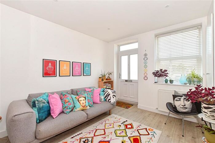 1 Bedroom Flat For Sale In Crowborough Hill, Crowborough, East Sussex, TN6