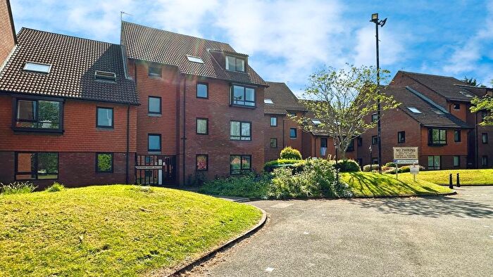 1 Bedroom Flat For Sale In Marina Gardens, Bristol, BS16