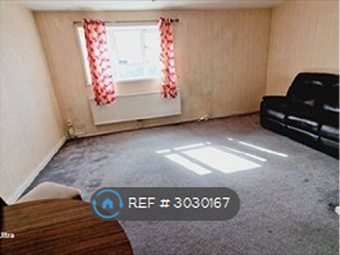 2 Bedroom Maisonette To Rent In Maitland Close, Hounslow, TW4
