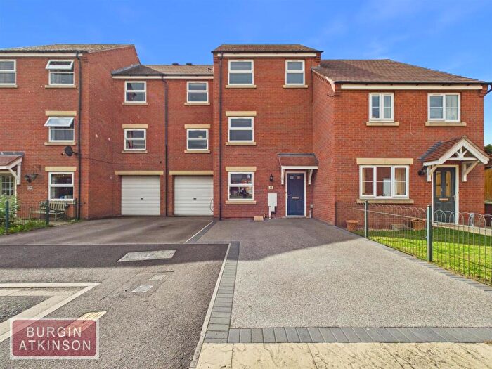3 Bedroom Town House For Sale In De Brouwer Close, Retford, DN22