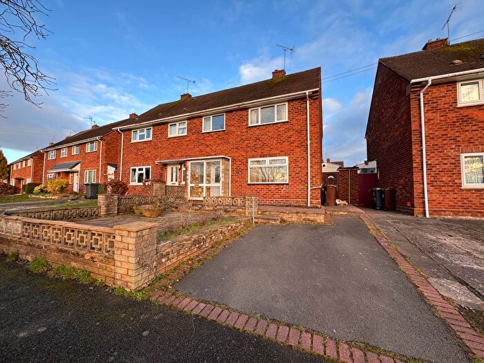 3 Bedroom Semi-Detached House To Rent In Boundary Way, Warstones, Wolverhampton, WV4