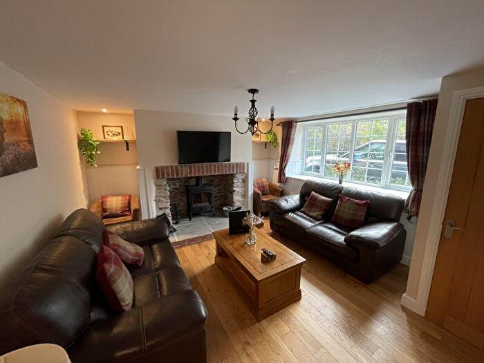 3 Bedroom End Of Terrace House For Sale In Rock Terrace, Llanarmon Dyffryn Ceiriog, LL20