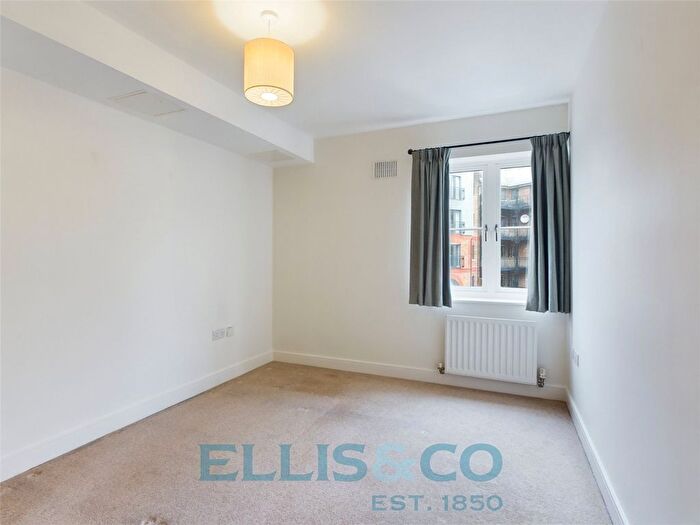 2 Bedroom Flat To Rent In Bridleway House, Cannons Wharf, Tonbridge, TN9