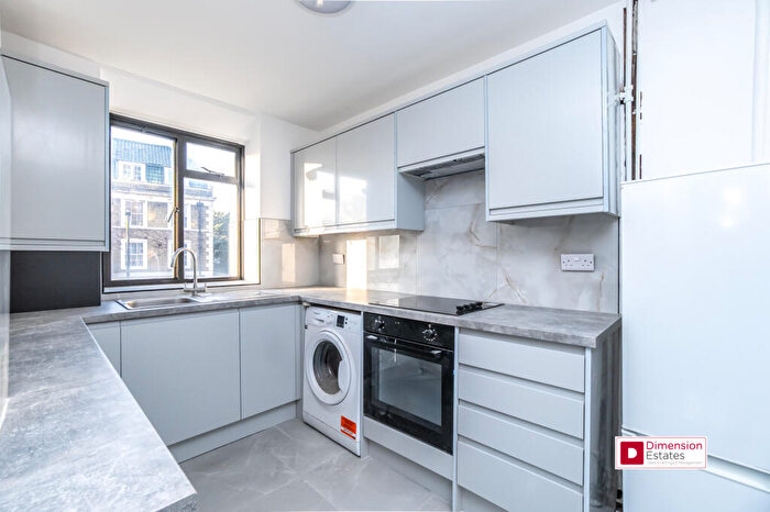 4 Bedroom Flat To Rent In Baring House, Canton Street, Limehouse, Poplar, E14
