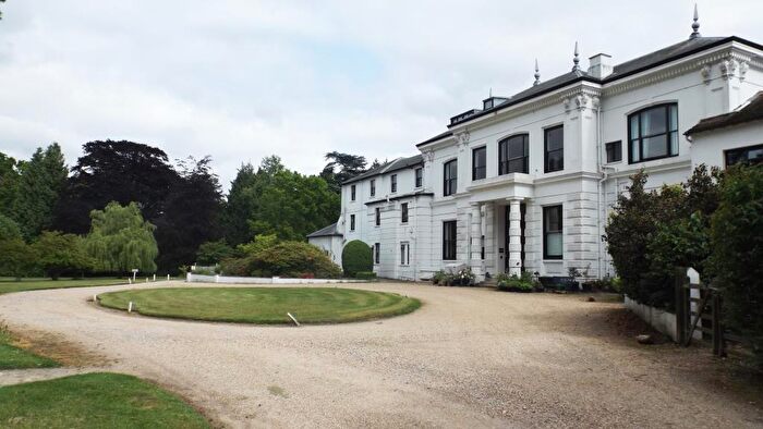 3 Bedroom Flat To Rent In Wokingham Road, Crowthorne, RG45