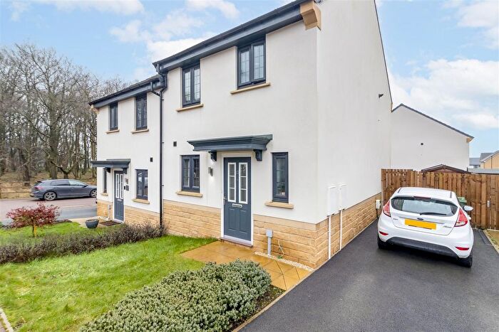 3 Bedroom Semi-Detached House For Sale In Eccleshall Gardens, Bramhope, Leeds, LS16