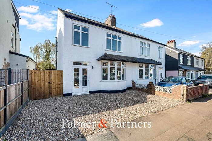 3 Bedroom Semi Detached House For Sale In Goldlay Avenue, Chelmsford, Essex, CM2