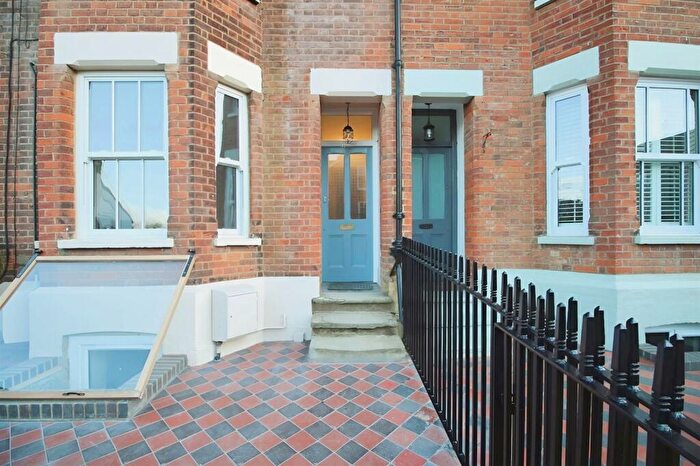 2 Bedroom Flat To Rent In Whinbush Road, Hitchin, Hertfordshire, SG5