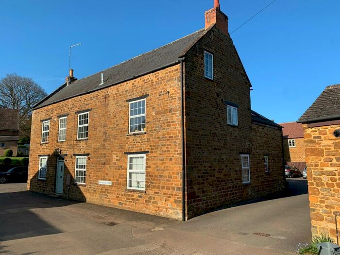 2 Bedroom Cottage To Rent In Round Close Road, Adderbury, OX17
