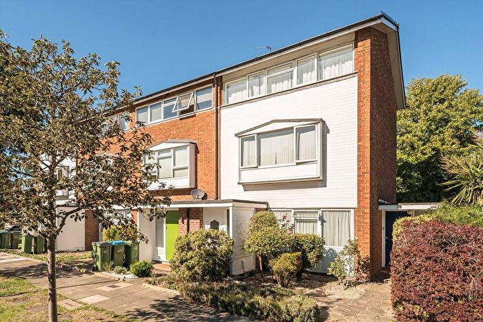 2 Bedroom Flat For Sale In Fairby Road, Lee, SE12