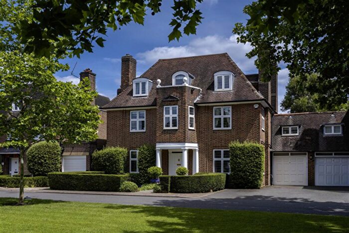 8 Bedroom Detached House For Sale In Turner Close, NW11