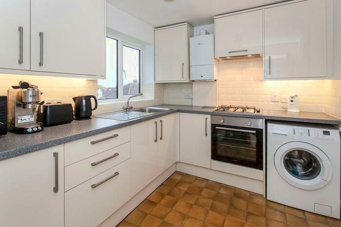 2 Bedroom Flat To Rent In Shepherds Court, SL4