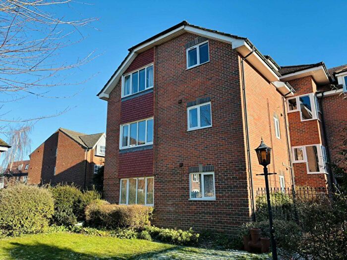 2 Bedroom Flat To Rent In Becket House, Oddfellows Road, Newbury, RG14