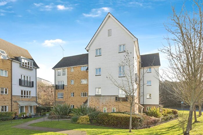 2 Bedroom Flat For Sale In Waterside, Gravesend, Kent, DA11
