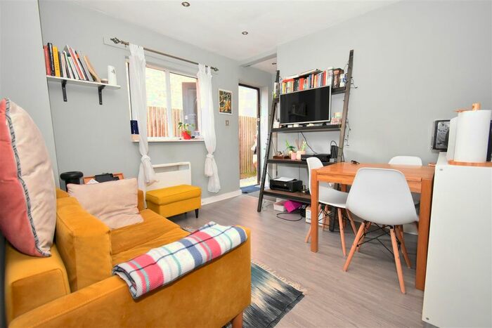 2 Bedroom Maisonette To Rent In Ruskin Way, Colliers Wood, London, SW19