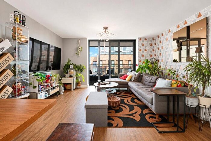 2 Bedroom Apartment For Sale In Connaught Heights, Agnes George Walk, London, E16