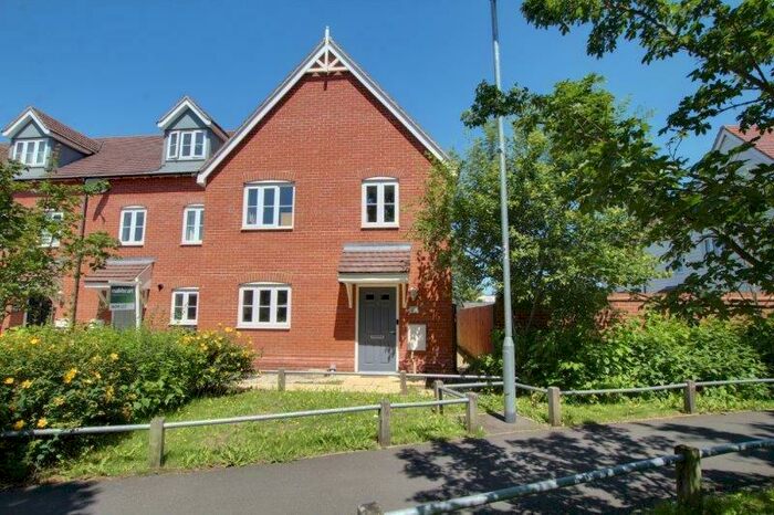 4 Bedroom End Of Terrace House To Rent In Trowel Place, Colchester, Essex, CO2